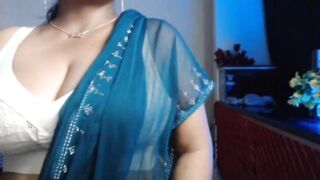 Desi Solo S Hot Big Boobs Bra Hot Show - 4 image