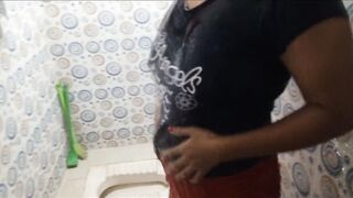 Desi Hot stepsister bathroom sex with stepbro - 4 image