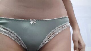 Desi indian girl shows body and her Fresh virgine pussy