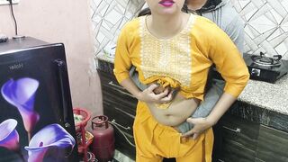 JIJA JI seduced by SAALI'S sexy body fucked her pussy and ass Hindi audio - 4 image