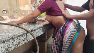 Indian aunty ko kitchen pe husband ne pelke chuda, Indian Big boobs bhabhi sex affairs in kitchen - 2 image