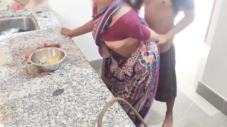 Indian aunty ko kitchen pe husband ne pelke chuda, Indian Big boobs bhabhi sex affairs in kitchen - 7 image