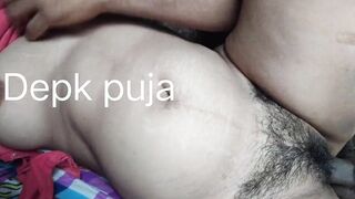 Rely wife aur ptni ka sex video Patni ki chut mein se Pani nikal Diya Pura Kitni Pyari chut Hai Bal Dekho Iske kaise ha - 10 image