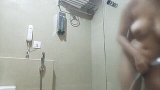 Desi Indian girl bathing in pool, village girl taking bath in hindi - 14 image