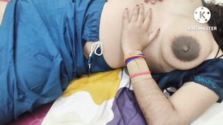 Dost ki hot Chachi ko Choda Naghi kar ke Indian Hindi sex - 3 image