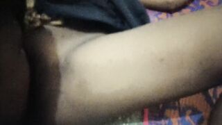Desi padosan bhabhi ki chudai ki jab bhaiya ghar par nahi the hindi audeo - 14 image