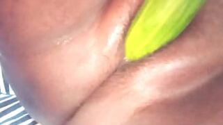 Desibhabhi Sex Sister-in-law went into the room and had sex with Cucumber