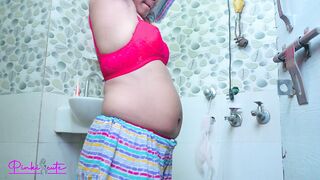 Desi Mms-Indian STEPMom Bathing- Stepson Secretly shoot nude bathing Video of his stepmom. - 3 image