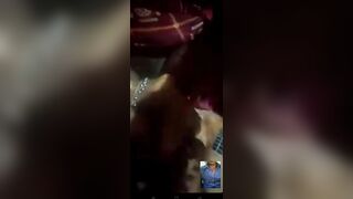 Desi wife apne room me akele the to pura open ho ke chut aur gaand dikhata hai aur nipples ko daba daba ke masaaz karte hai a