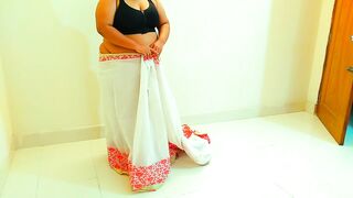 Cor Aya aur Gerehini ko Thapa Tap Choda Jab Usni Saree Blouse Pahentha! - 6 image