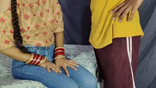 Mukul ne apni indu chachi ko khub pela