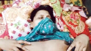 Daughter-in-law bhabhi's cudachudi is as fun as hitting bhabhi's ass with big hips and big breasts