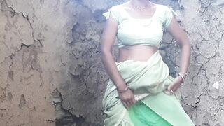 Desi sister-in-law doing mangal in the jungle for the first time sucked land in mouth with brother-in-law in outdoor farm for the first time