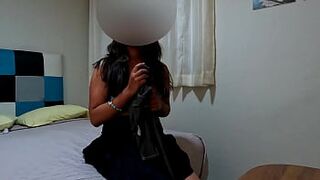 Casting 002 - Laura the shy student who never had oral sex and ends up with a creampie and without a condom (Free Version) - 1 image