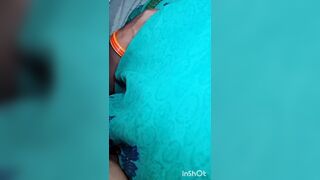 Hot sexy bhabhi big size hot sexy pussy at home all the people have woken up, we have to masturbate naked, I am getting very impatient from inside my pussy