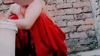 Hot sexy Lavanya is taking a bath by rubbing her sexy body, she is a very beautiful hot sexy girl, taking off all the clothes from her body and taking a bath. - 11 image