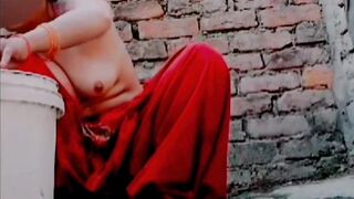 Hot sexy Lavanya is taking a bath by rubbing her sexy body, she is a very beautiful hot sexy girl, taking off all the clothes from her body and taking a bath. - 6 image
