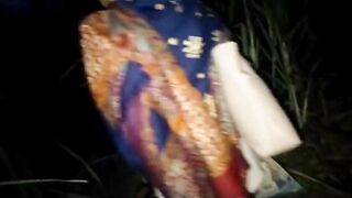 desi bhabhi ko ganne ki khet me rat me chudai kiya - 13 image