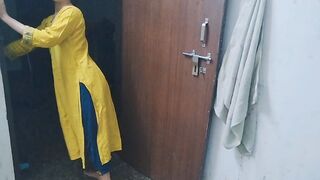 Village naukari ki chut chod kar far diya - 1 image