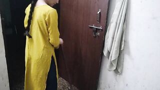 Village naukari ki chut chod kar far diya - 2 image