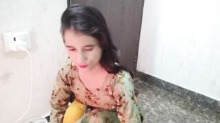 Larki apne ghar boyfriend ko bula kar chudbai - 2 image