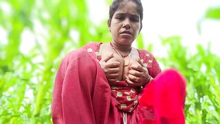 Khet Mein Bhabhi Ne Finger Se Nikala Oot Pani - 5 image