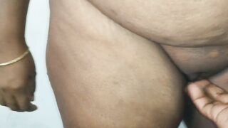 Tamil Beautiful Aunty Very Hot Boobs and Unbelievable Body - 3 image