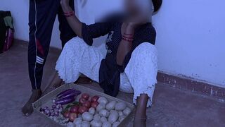 Fun sex with the vegetable wali bhabhi! Reality Sex