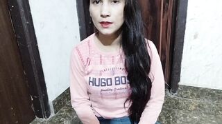 Dost me larki ko gift deke pel diya