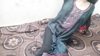 Soyi hui step sister ko nanga kar jabar dasti choda - 1 image
