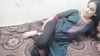 Soyi hui step sister ko nanga kar jabar dasti choda