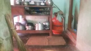 Indian sexy aunty plate cleaning video