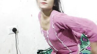 Nahati huyi step sister ko bathroom me choda - 6 image