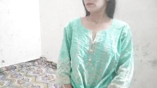 Larki boyfriend se bat kar rhi tha step bhai ne pel diya