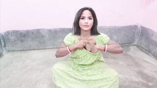 The landlady who went to visit the fields was fucked by the labourer's step son while having sex with aunty and uncle Indian Desi Bhabhi Hindi - 1 image