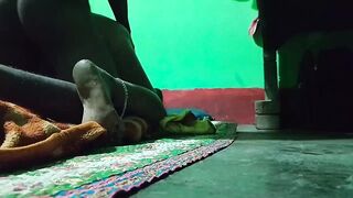 Dehati Guy Wali Mousi Ji Ko Raat Me Akela Ghar Me Choda - 15 image
