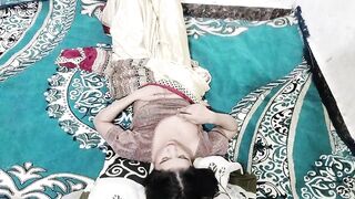 Step bhai hila rha tha step sister pakar li aur boli chodne ke liye - 9 image