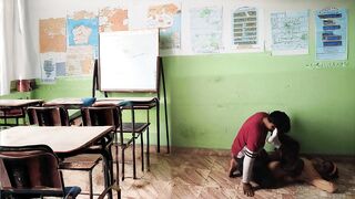 Indian Kolkata School Girl Sex In Class - 14 image