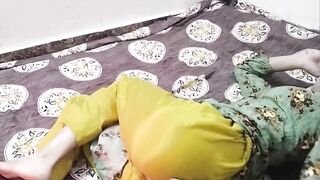 Bhabhi ko nanga kar ke jabar dasti chod diya - 2 image