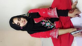 Pakistani Beautiful Student Handjob-Clear Hindi Audio 