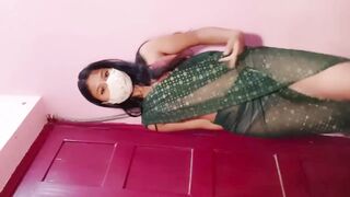 Lucknow girl put her finger in her pussy and also pressed her boobs, full porn xxx viral mms - 4 image