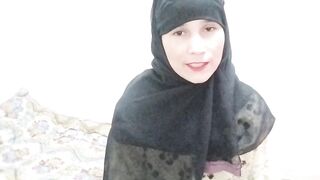 Muslim girl ko uske abbu jaan ne jabar dasti pela - 2 image