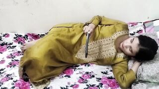 Buaa ki step daughter ko ghar pe bula kar jabar dasti pela - 2 image