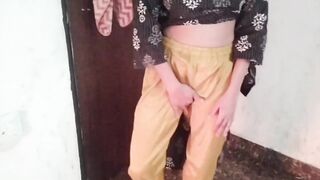 Muslim girl ko college ke hostel me jakar jabar dasti pela - 1 image