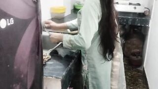 Doctor ne muze ghar pe bulakar bedroom me jabar dasti pela