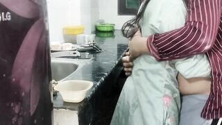 Doctor ne muze ghar pe bulakar bedroom me jabar dasti pela - 7 image