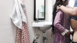 Sister in law ko bathroom ke paas pakad ke jabar dasti pela - 8 image