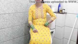 Indian hot step mother fucked step son dirty in washroom in hindi audio - 9 image