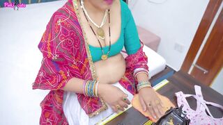Indian Bahu takes hard fucking in her hairy pussy by Sasur ji, who gives her a close-up view - 2 image