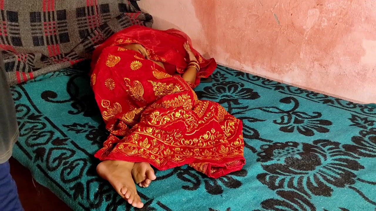 Ladka Or Ladki Kexxx - Sasur Ne Bahu Ko Suhagraat Wale Din Chod Dala - Indian Girl Honeymoon Sex  at DesiPorn